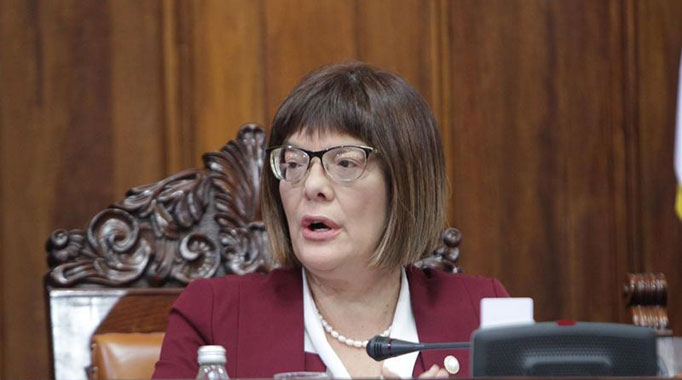 istinomer.rs front Poverenik ima platu 400.000, a ja istu kao poslanici 13-bg.png