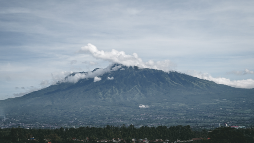 clouds-falling-canva