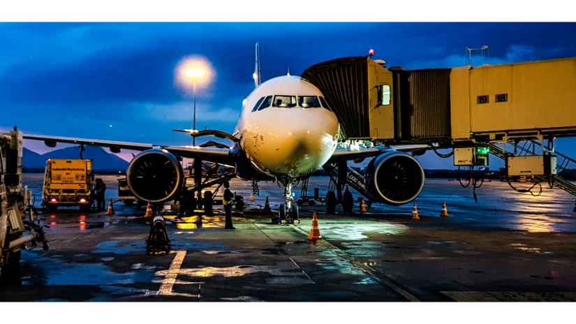 emmanuel-macron-airplane-canva