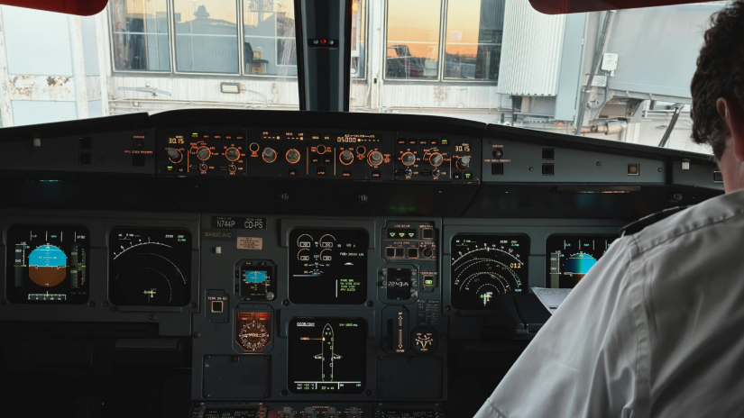 pilot-military-attack-canva