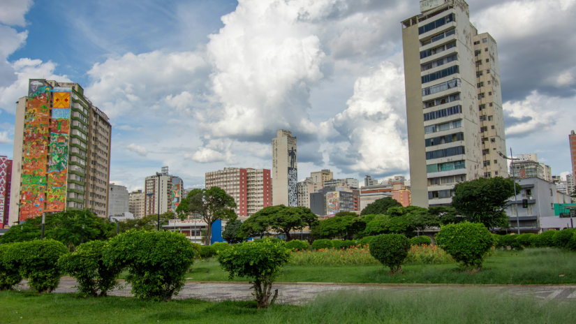 green-grass-city-canva